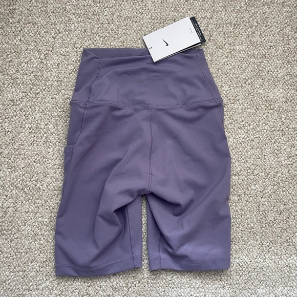 Nike Dri-Fit One High Waisted 8” Purple Biker Shorts With Pockets Sz XS NWT - Picture 7 of 8